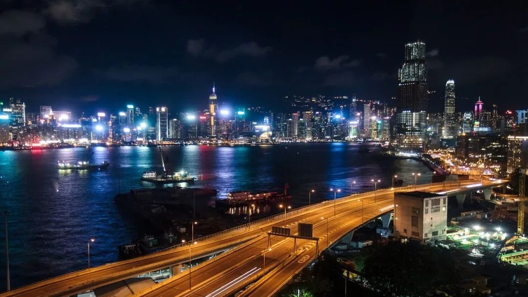 內地精英為何如此鐘情香港身份？